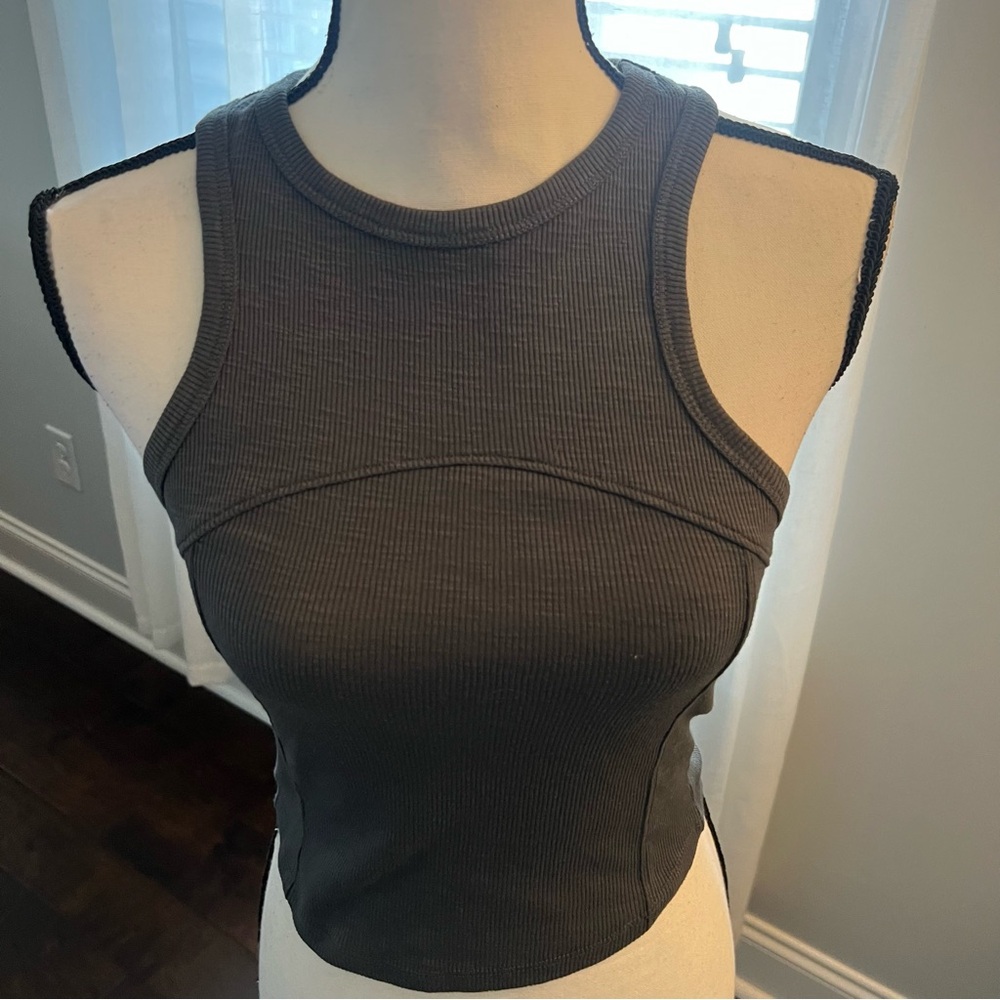 NWOT Ribbed Crop Tank
Elodie size Small CHARCOAL